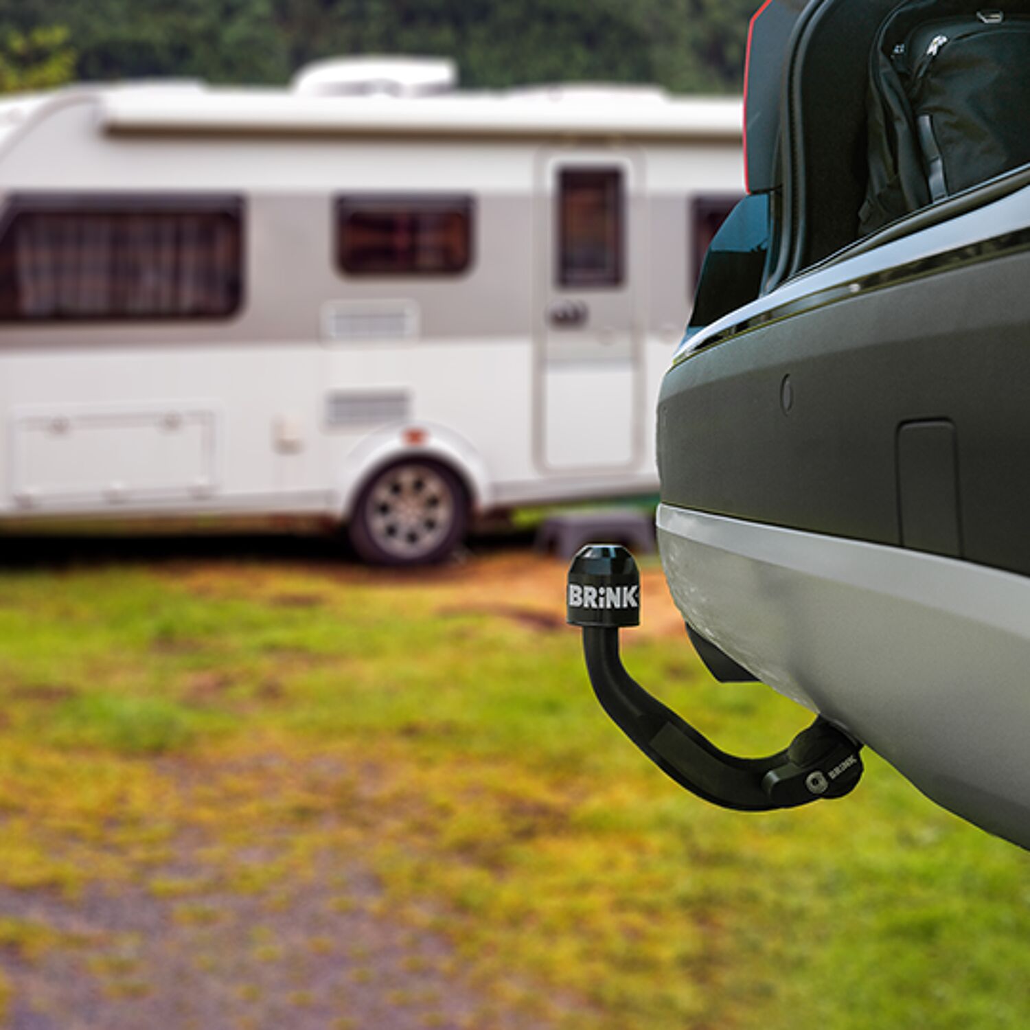 3 - Trekhaak rechts (caravan op achtergrond)