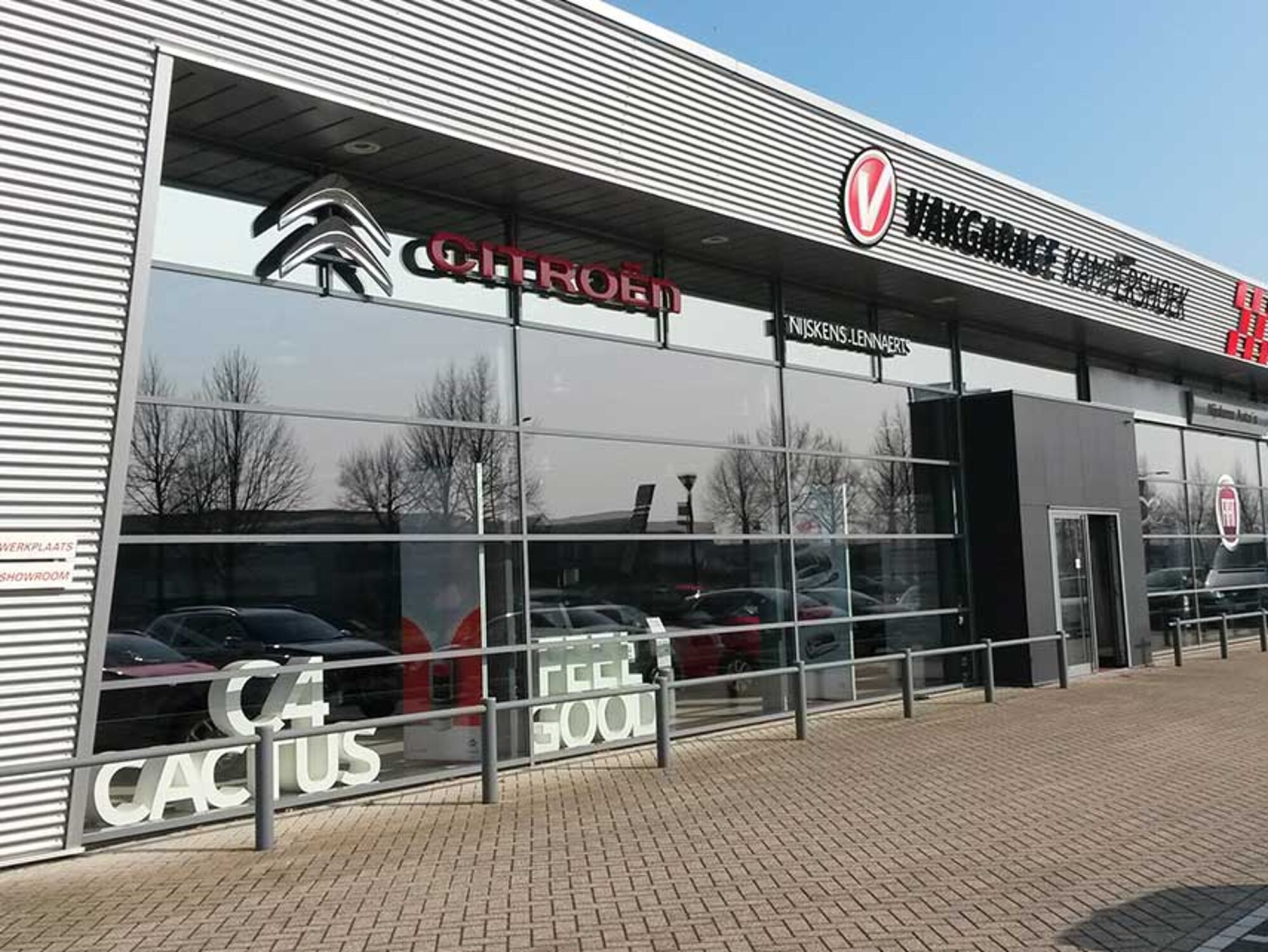 showroom-autos-nijskens-en-kampershoek-Buiten